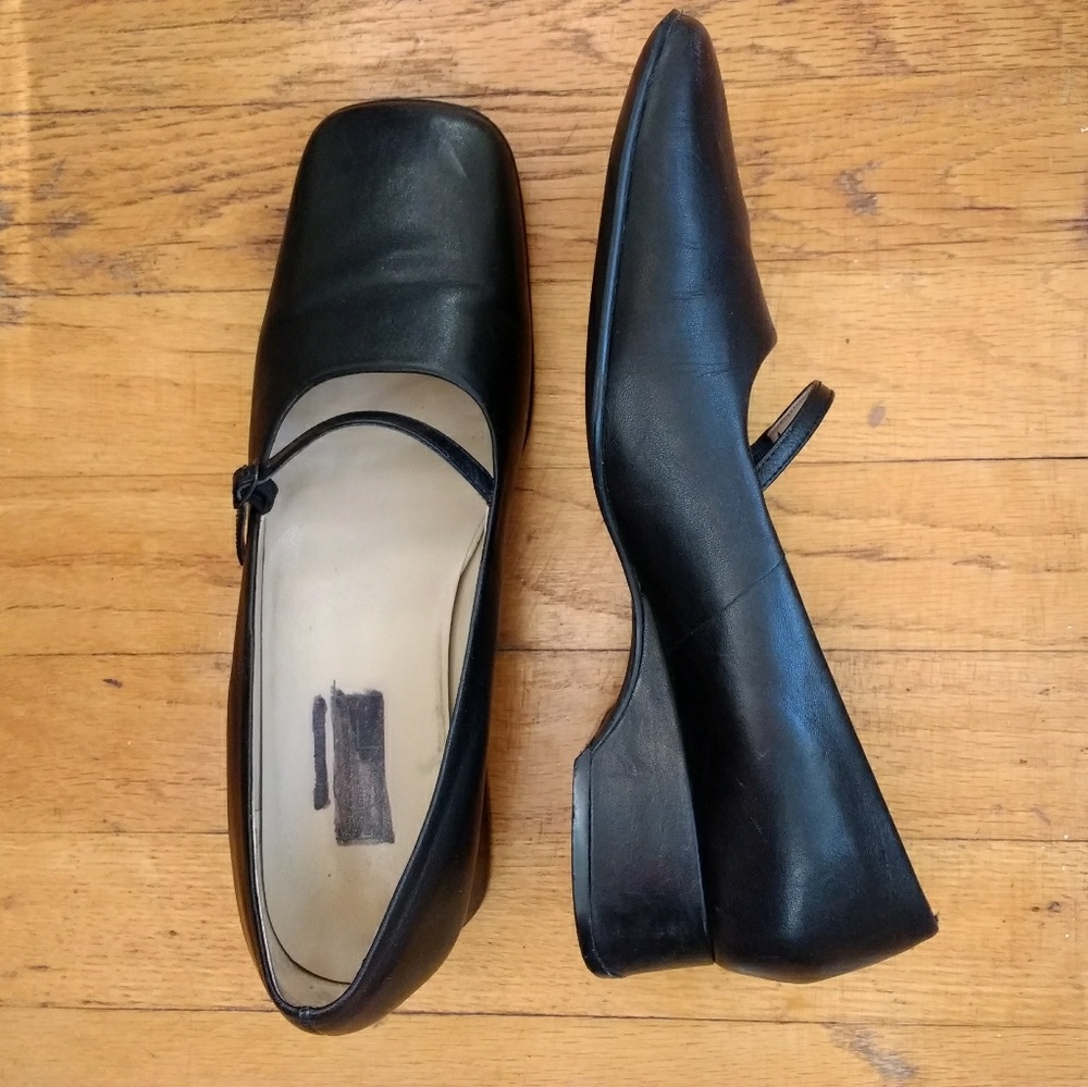 EUC Leather mary jane dress shoes